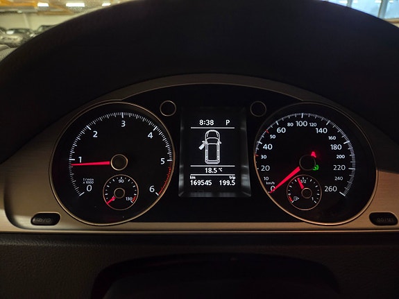 Volkswagen Passat Alltrack 8 of 12