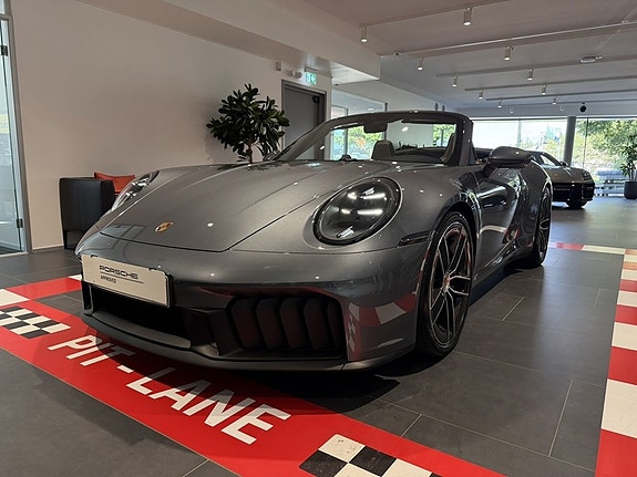 Porsche 911 Carrera GTS 5 of 24