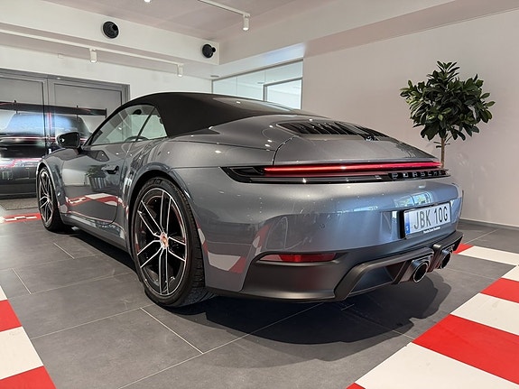 Porsche 911 Carrera GTS 8 of 24