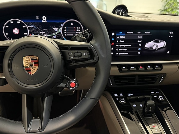 Porsche 911 Carrera GTS 12 of 24