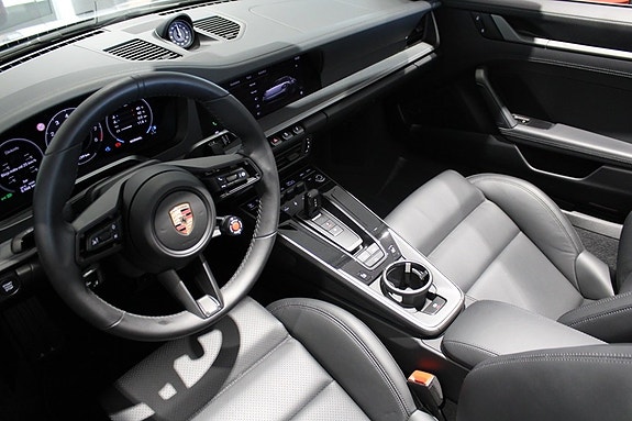 Porsche 911 Carrera 10 of 24
