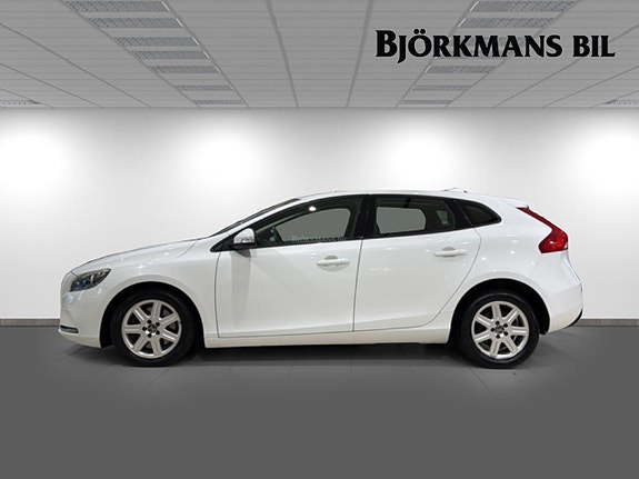 Volvo V40 4 of 14