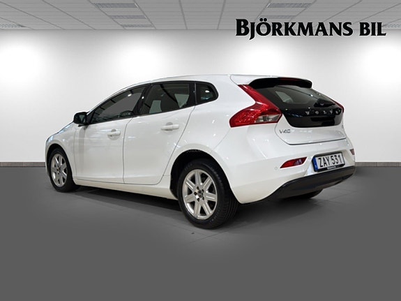Volvo V40 6 of 14