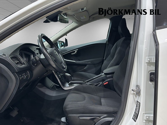 Volvo V40 8 of 14