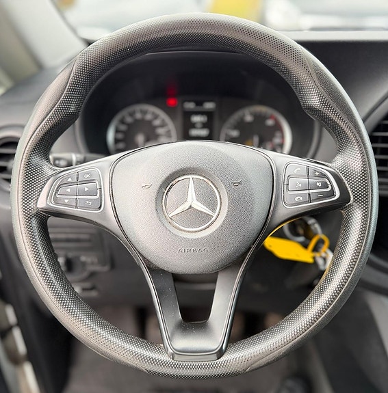 Mercedes-Benz Vito 109 12 of 14