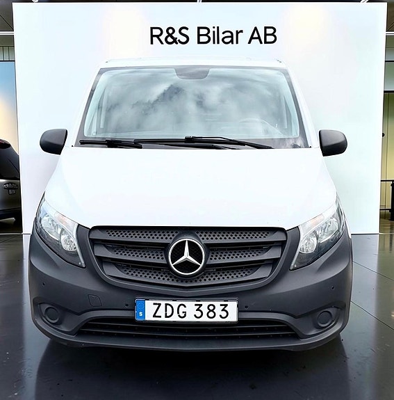Mercedes-Benz Vito 109 2 of 14