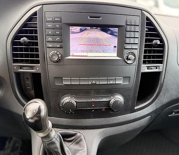 Mercedes-Benz Vito 109 13 of 14