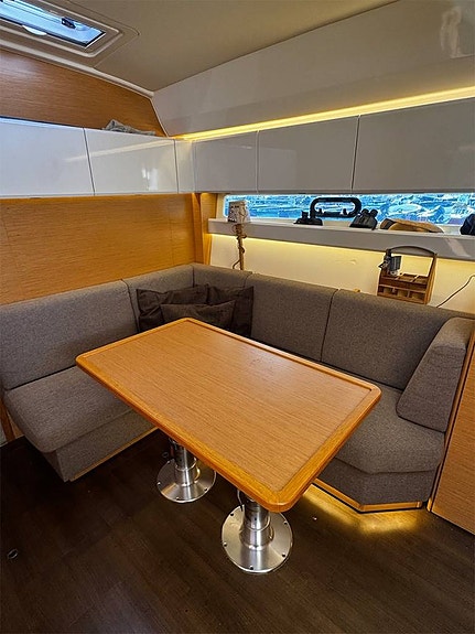 Bavaria S45 HT 6 of 12