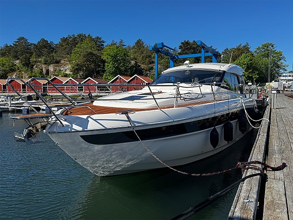 Bavaria S45 HT 3 of 12