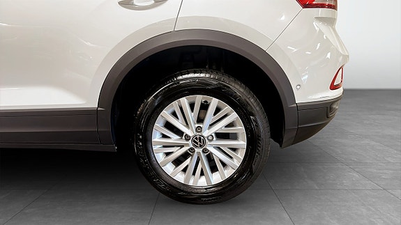 Volkswagen T-Roc 6 of 12