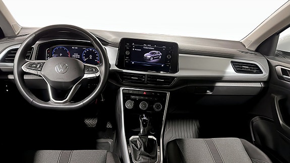 Volkswagen T-Roc 10 of 12