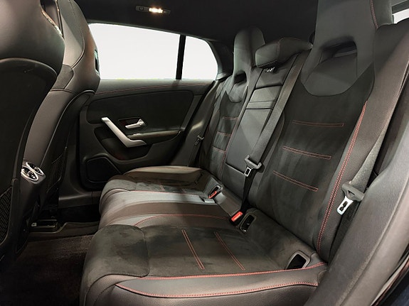 Mercedes-Benz CLA250 e 15 of 26