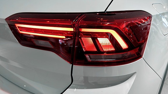 Volkswagen T-Roc 13 of 19