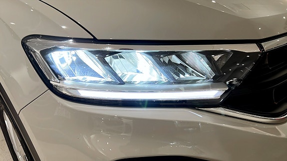Volkswagen T-Roc 14 of 19