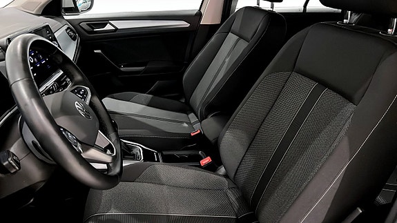 Volkswagen T-Roc 8 of 19