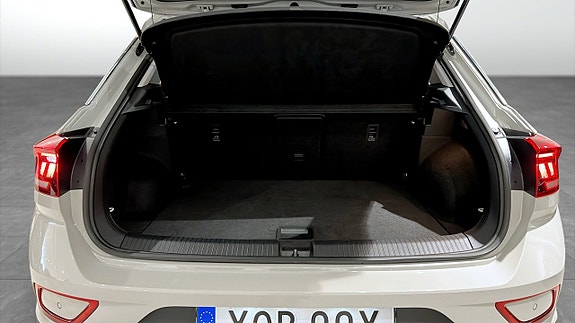 Volkswagen T-Roc 12 of 19