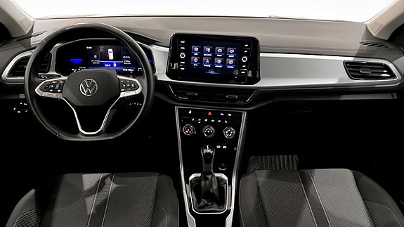Volkswagen T-Roc 10 of 19