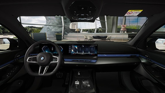 BMW i5 4 of 4