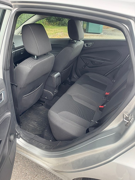 Ford Fiesta 6 of 8