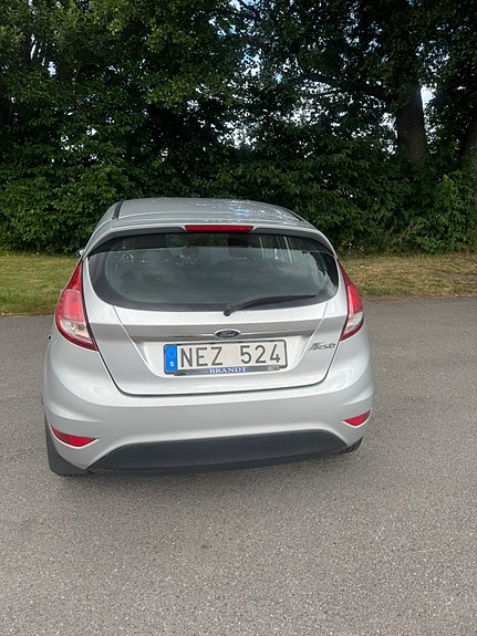 Ford Fiesta 2 of 8