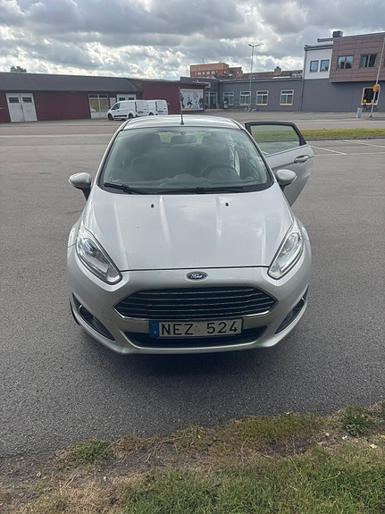 Ford Fiesta 4 of 8