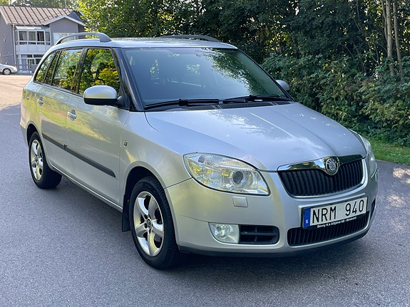 Skoda Fabia 2 of 7