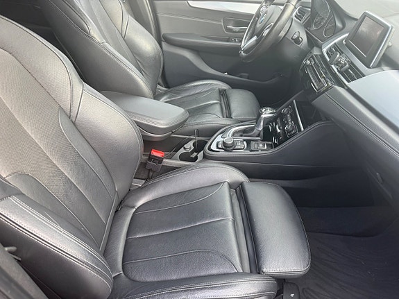 BMW 225xe 14 of 19