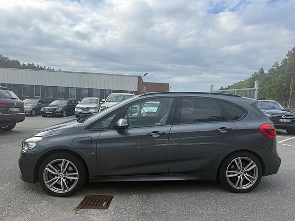 BMW 225xe 4 of 19