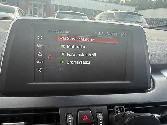 BMW 225xe 10 of 19