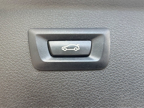 BMW 225xe 17 of 19