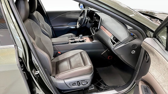 Lexus RX450h+ 3 of 12
