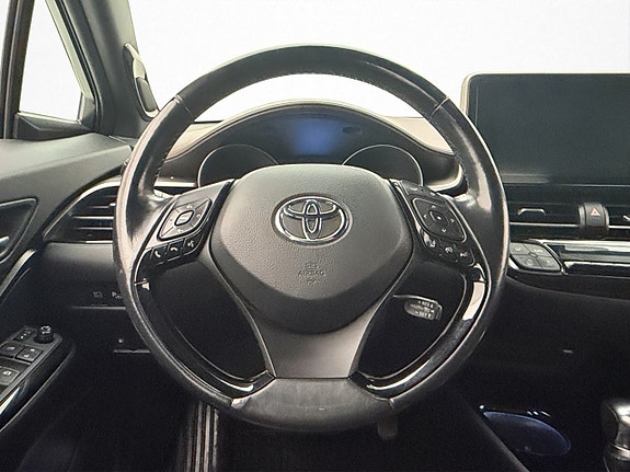 Toyota C-HR 15 of 30