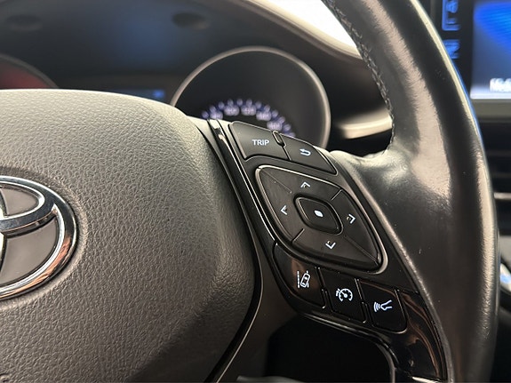 Toyota C-HR 21 of 30