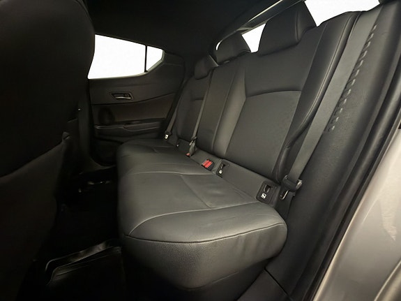 Toyota C-HR 17 of 30