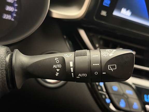 Toyota C-HR 22 of 30