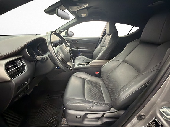 Toyota C-HR 13 of 30