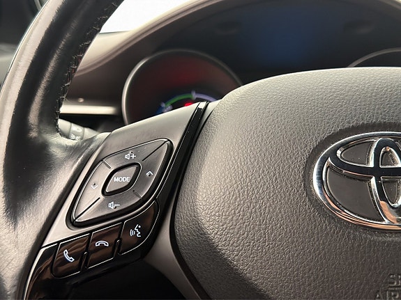 Toyota C-HR 20 of 30