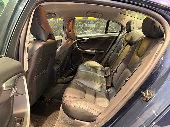 Volvo S60 16 of 26