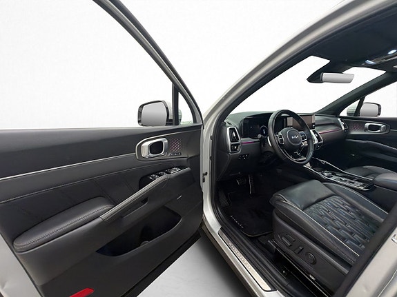 Kia Sorento 12 of 30