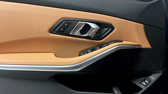 BMW 320 11 of 12