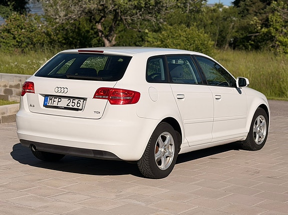 Audi A3 3 of 9