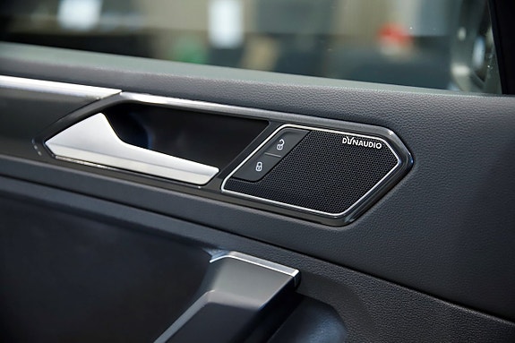 Volkswagen Tiguan 9 of 17