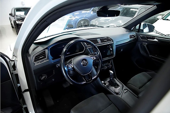 Volkswagen Tiguan 6 of 17