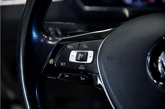 Volkswagen Tiguan 10 of 17