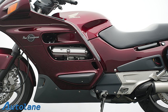 Honda ST1100 Pan-European *UNIK* Endast 284 Mil 14 of 27