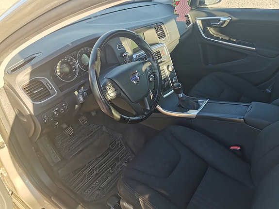 Volvo S60 5 of 9