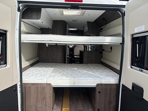 Benimar Benivan B 120 UP 4 bäddar / Under 6 meter /Lithium/ Solcell /Fabriksny 4 of 12