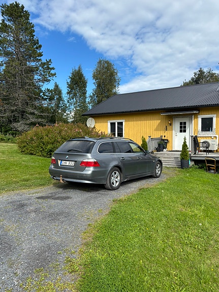 BMW 520d 3 of 4