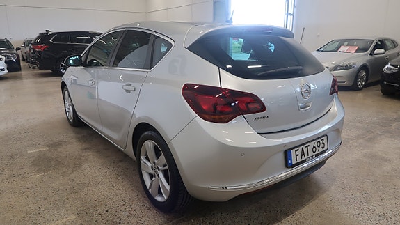 Opel Astra 6 of 17