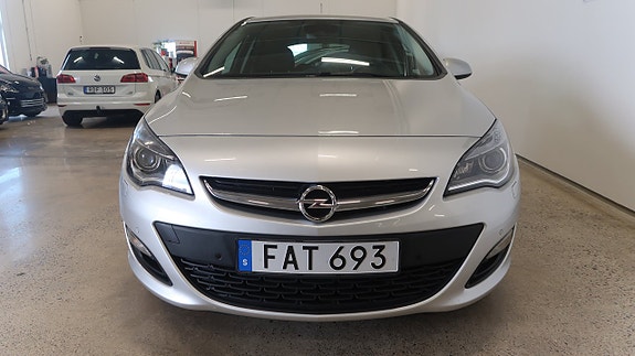 Opel Astra 8 of 17